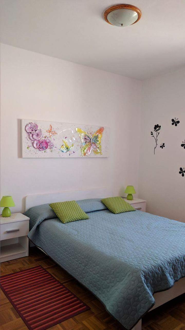 Apartments Kolorcek Izola Esterno foto